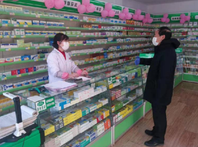黑龍江省綏化市市場(chǎng)監(jiān)督管理局局長(zhǎng)王偉學(xué)對(duì)全市防疫用品安全工作進(jìn)行調(diào)研