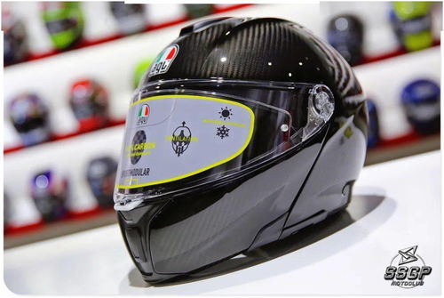 最輕揭面盔Sportmodular多配色到店，繼承Pista GP優質血統